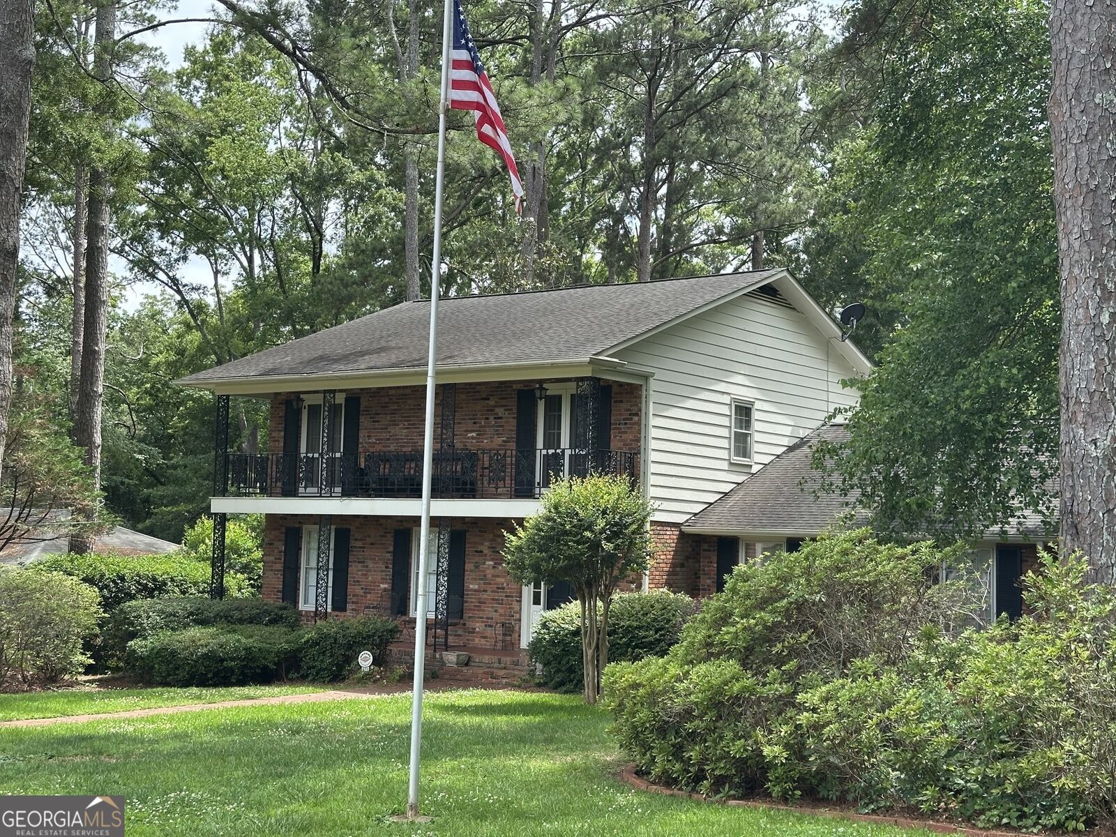 Property Photo:  810 Stewart Avenue  GA 30669 
