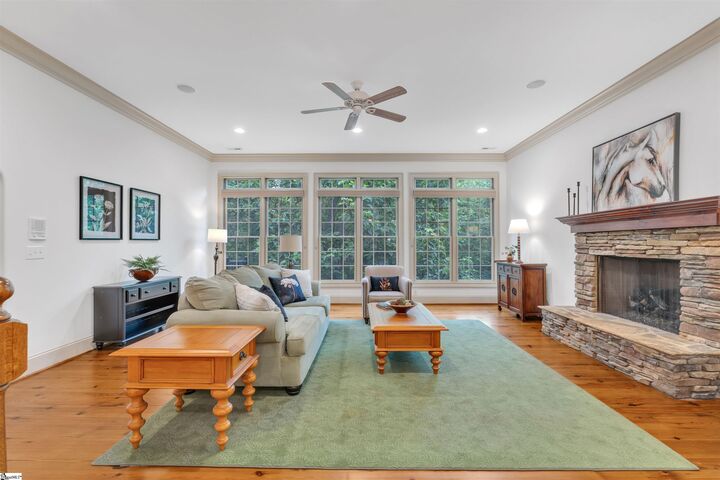 Property Photo: 6 Deer Valley Court SC 29690