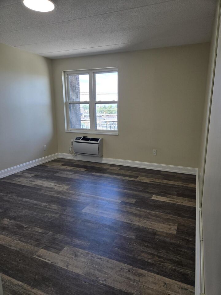 Property Photo:  685 Prospect Ave 9B  NJ 07022 