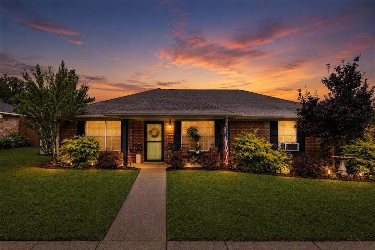 Property Photo:  407 Briar Court  TX 75684 