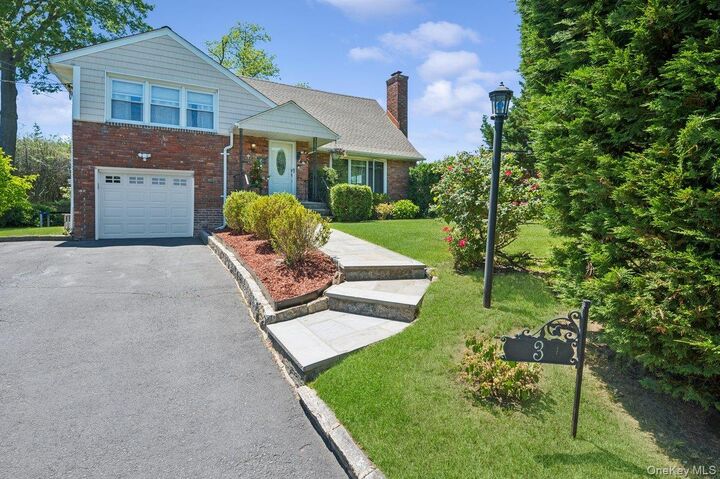 Property Photo:  3 Carolyn Place  NY 10708 