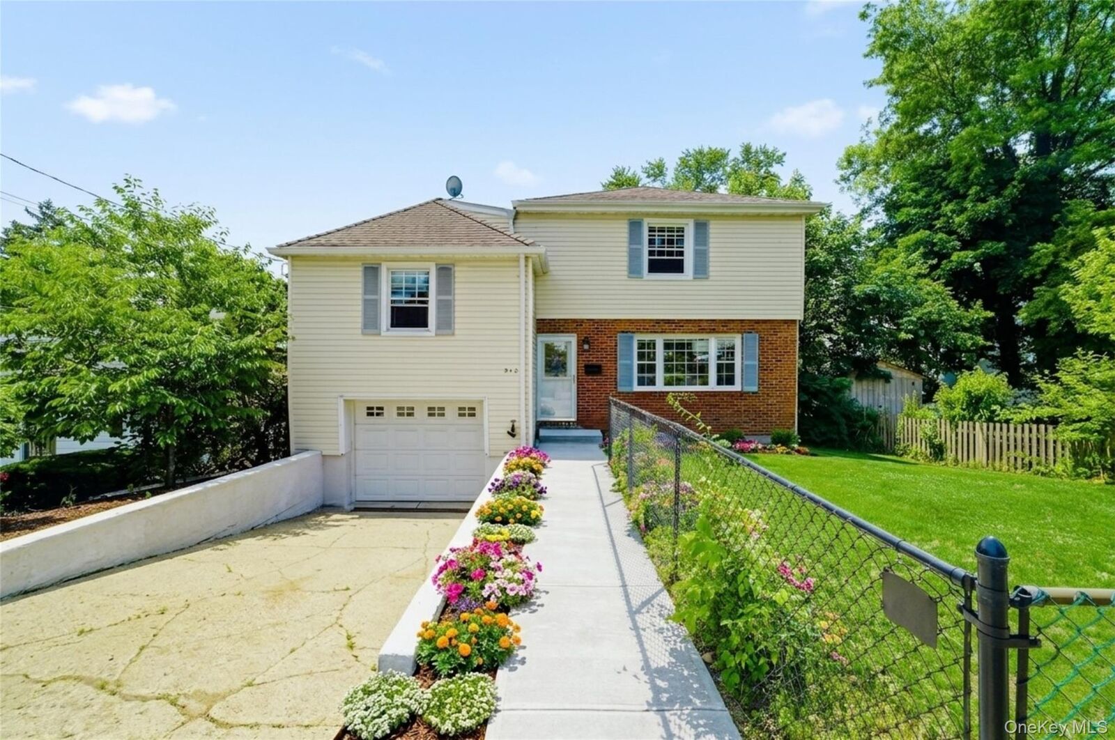 Property Photo:  342 Roberts Avenue  NY 10703 