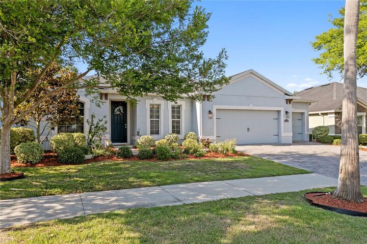 Property Photo:  11412 Lake Lucaya Drive  FL 33579 