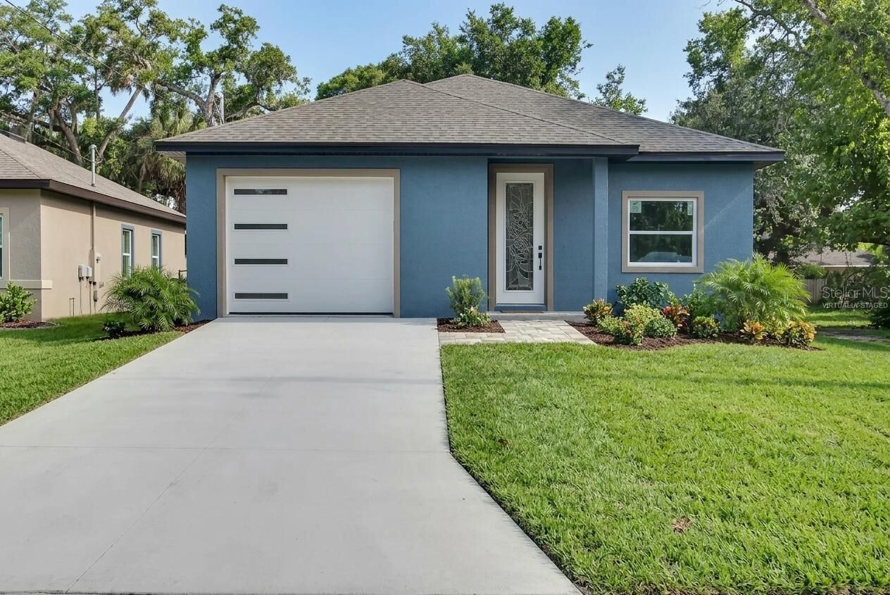 Property Photo: 558 Wallace Street FL 32114