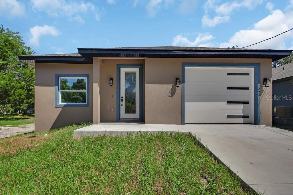 Property Photo:  558 Wallace Street  FL 32114 
