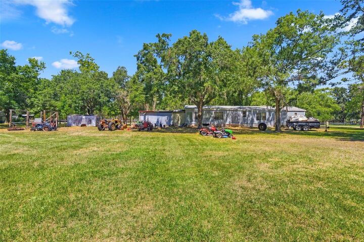 Property Photo: 1136 Wildwood Lane FL 33558