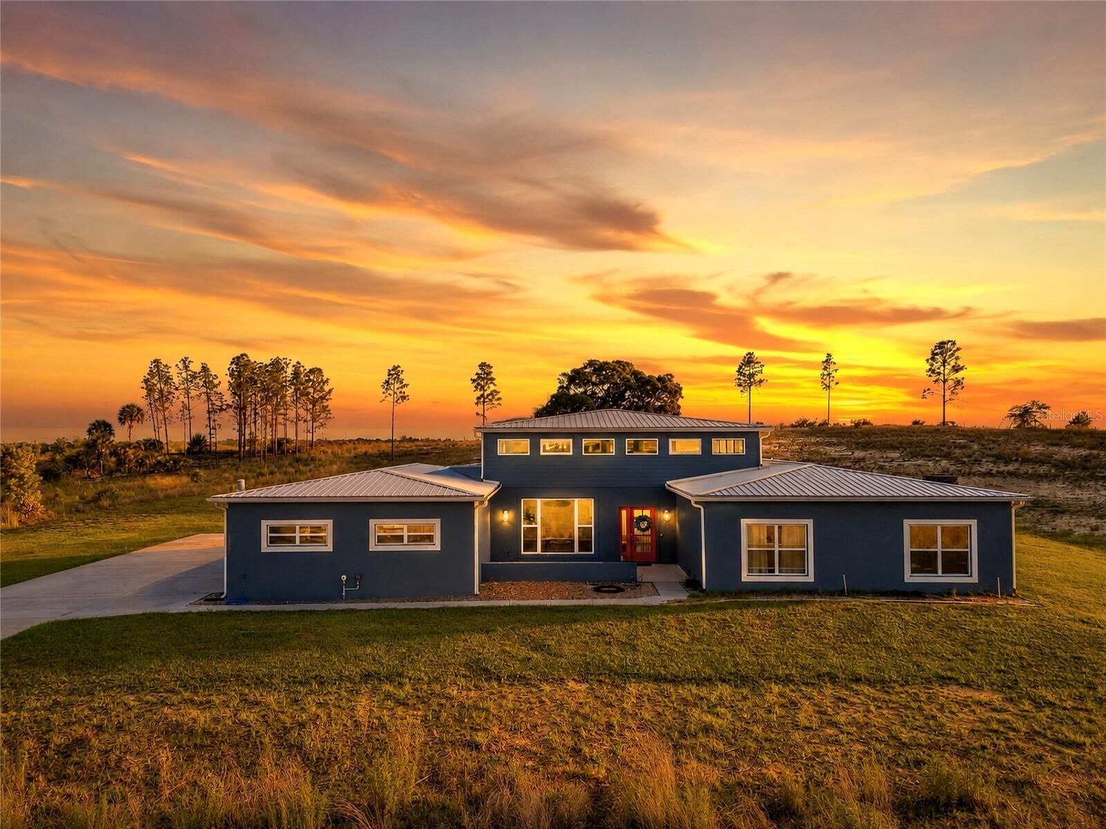 Property Photo: 13002 Crowell Road FL 34613