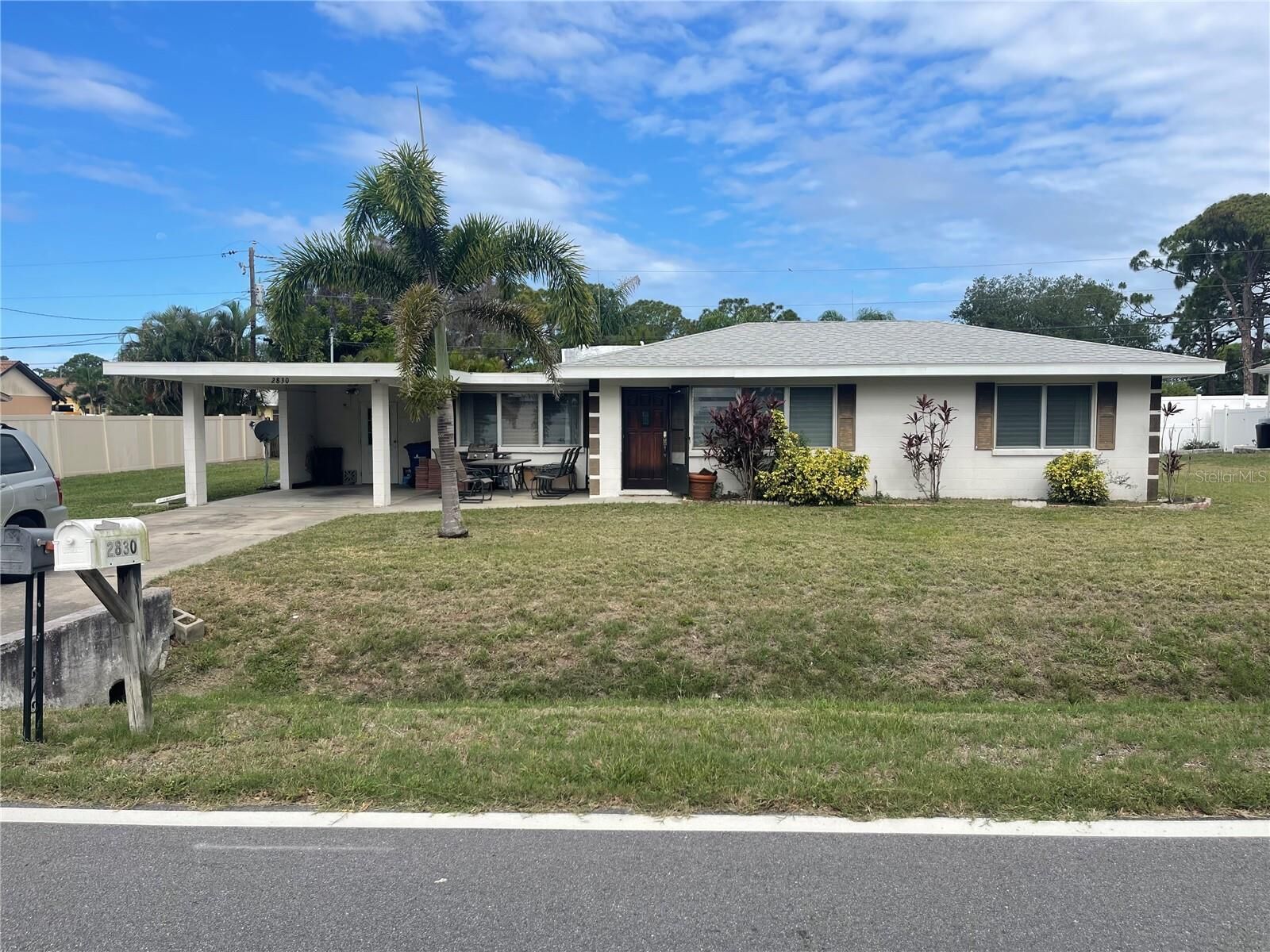 Property Photo:  2830 Siesta Drive  FL 34293 