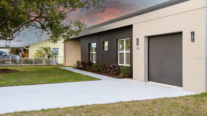 Property Photo: 455 Riverview Avenue FL 32771