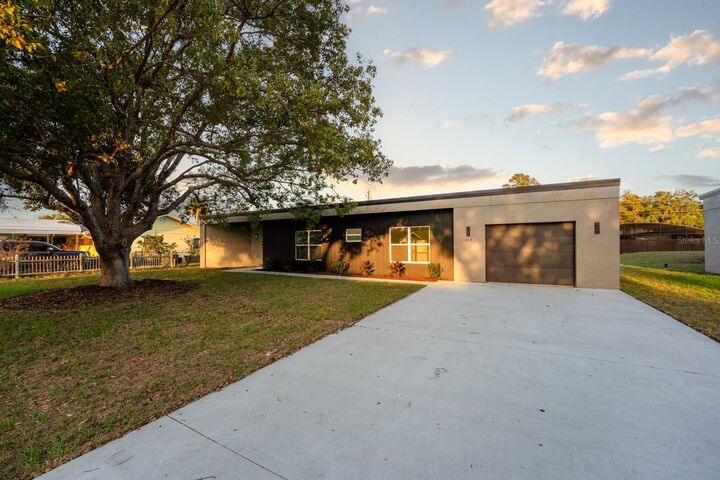 Property Photo: 455 Riverview Avenue FL 32771