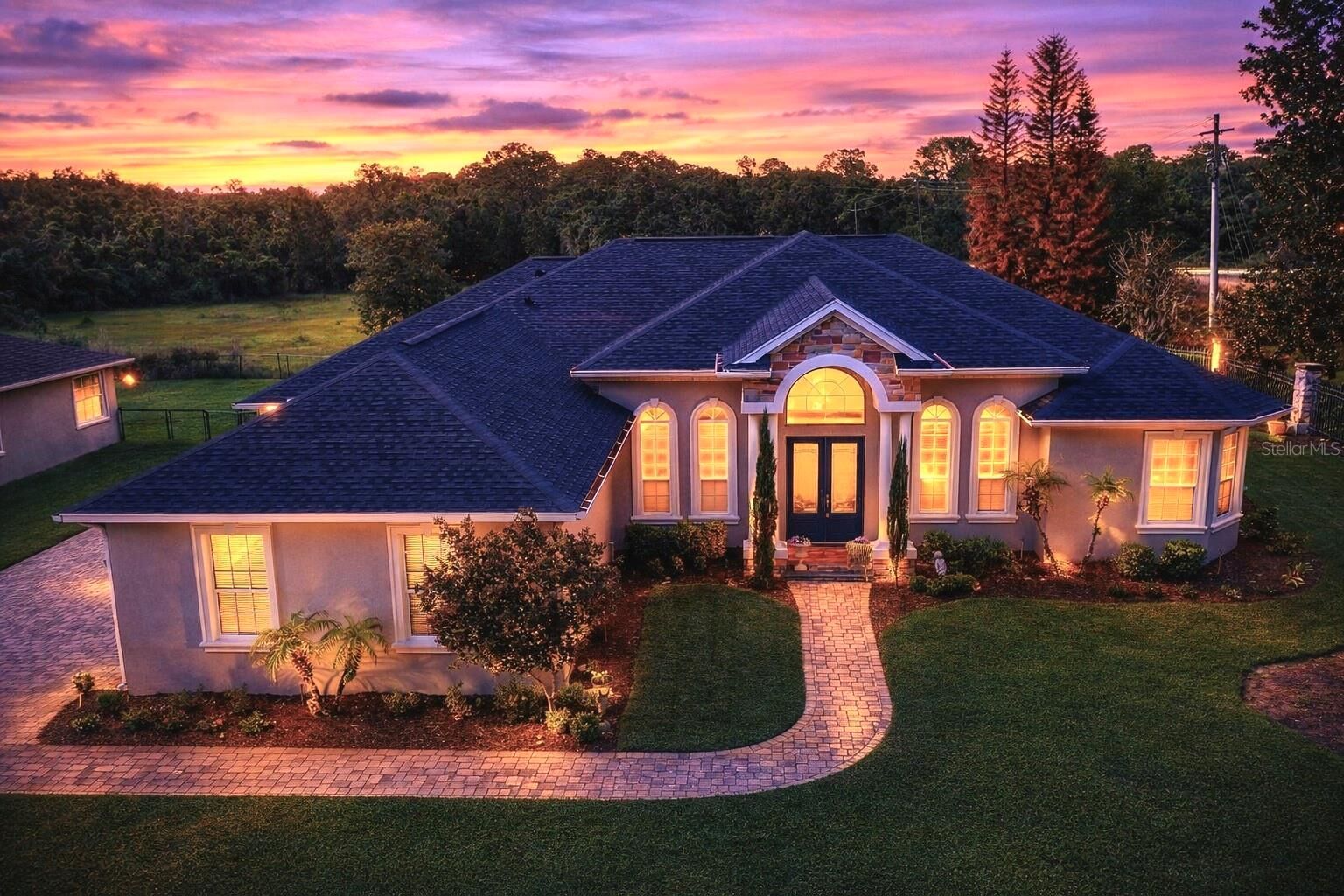 Property Photo: 1000 Lena Run Court FL 33880