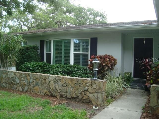 Property Photo:  1 Eastwood Lane  FL 33756 