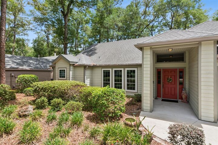 Property Photo: 10525 SW 55th Place FL 32608