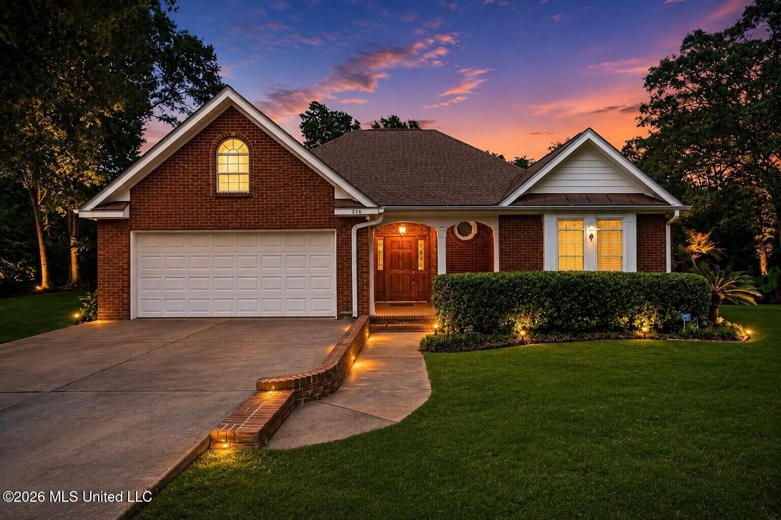 Property Photo:  376 Lakeview Boulevard  MS 39531 