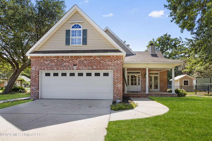 Property Photo:  501 General Pershing Avenue  MS 39564 