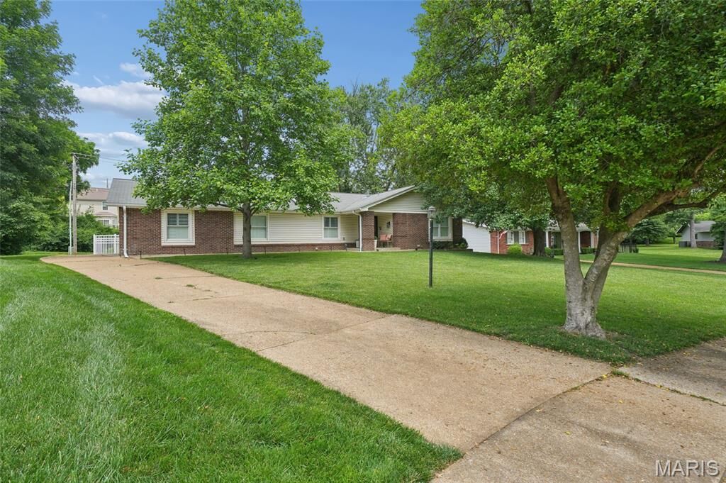 Property Photo:  8 Sunnybrae Court  MO 63011 