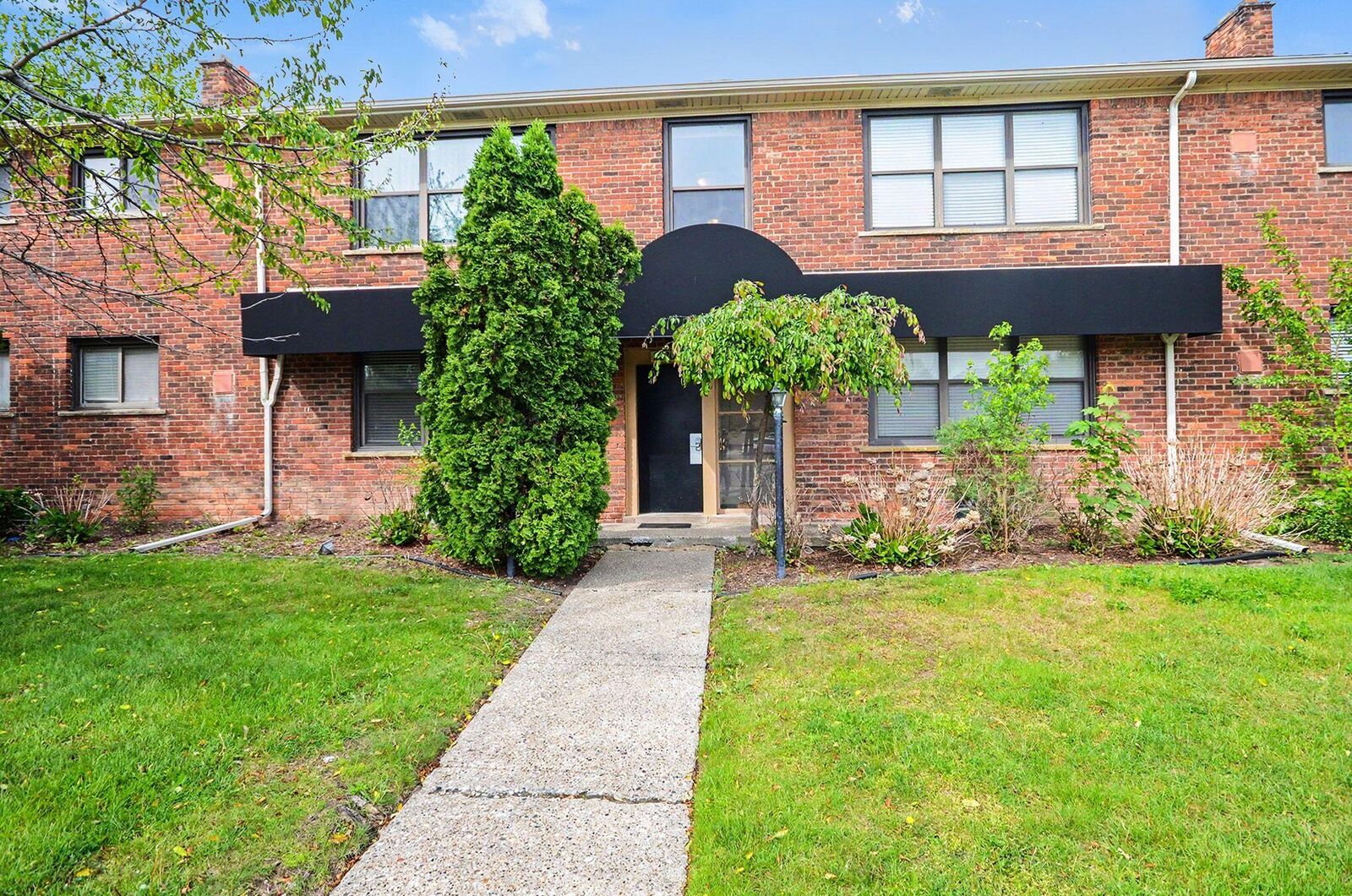 Property Photo:  25749 Woodward Avenue  MI 48067 