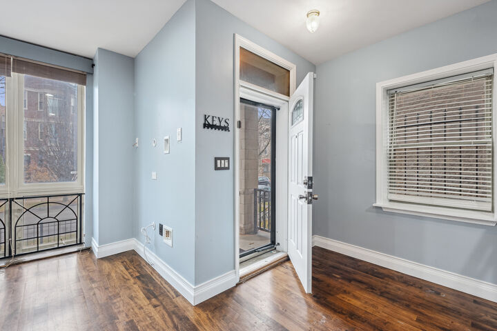 Property Photo:  4528 S Saint Lawrence Avenue  IL 60653 