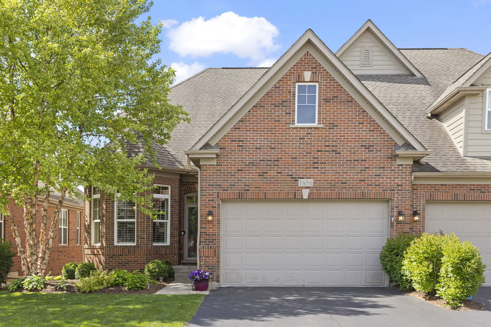 Property Photo:  1636 Castle Lawn Court  IL 60565 