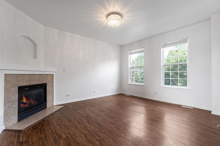 Property Photo: 1682 Dogwood Lane IL 60133