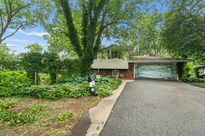 Property Photo: 520 E Joliet Highway IL 60451