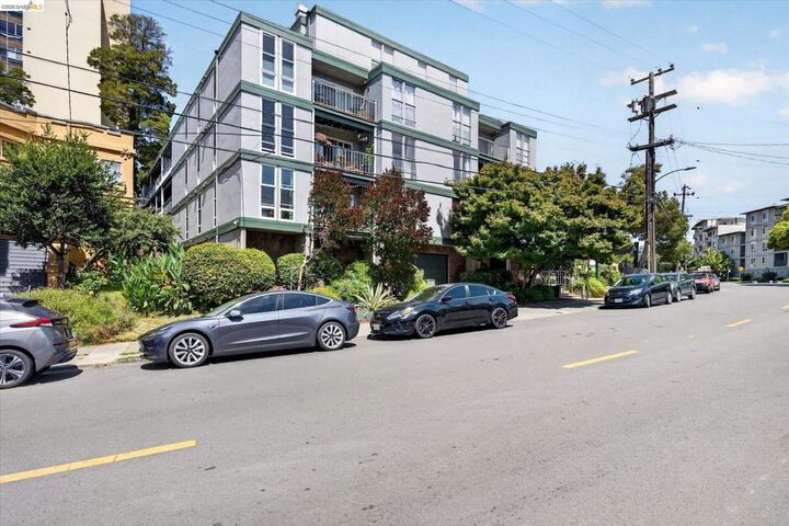 Property Photo:  365 Perkins St 201  CA 94610 