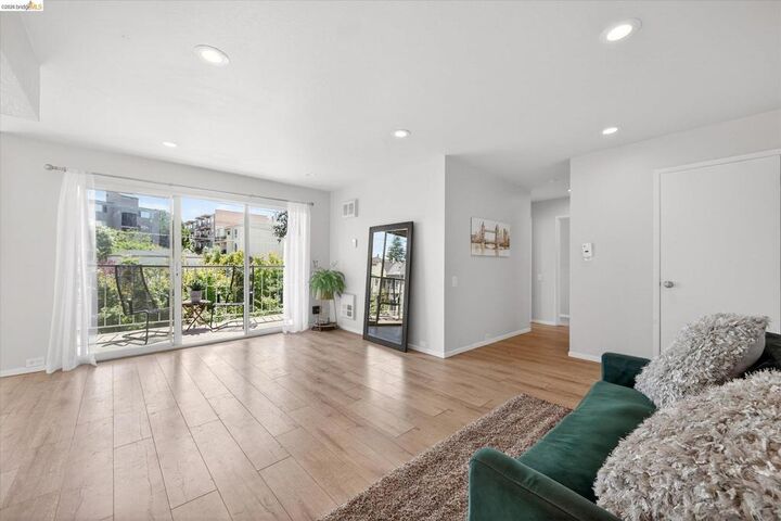 Property Photo:  365 Perkins St 201  CA 94610 