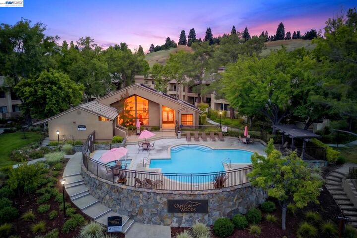 Property Photo: 610 Canyon Woods Ct D CA 94582