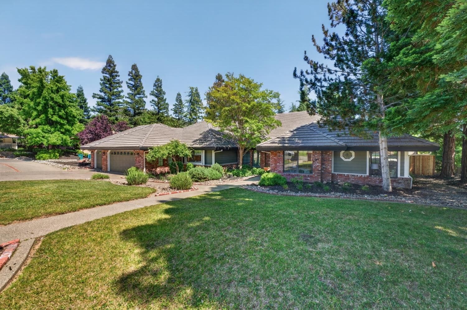 Property Photo: 2080 Portsmouth Drive CA 95762