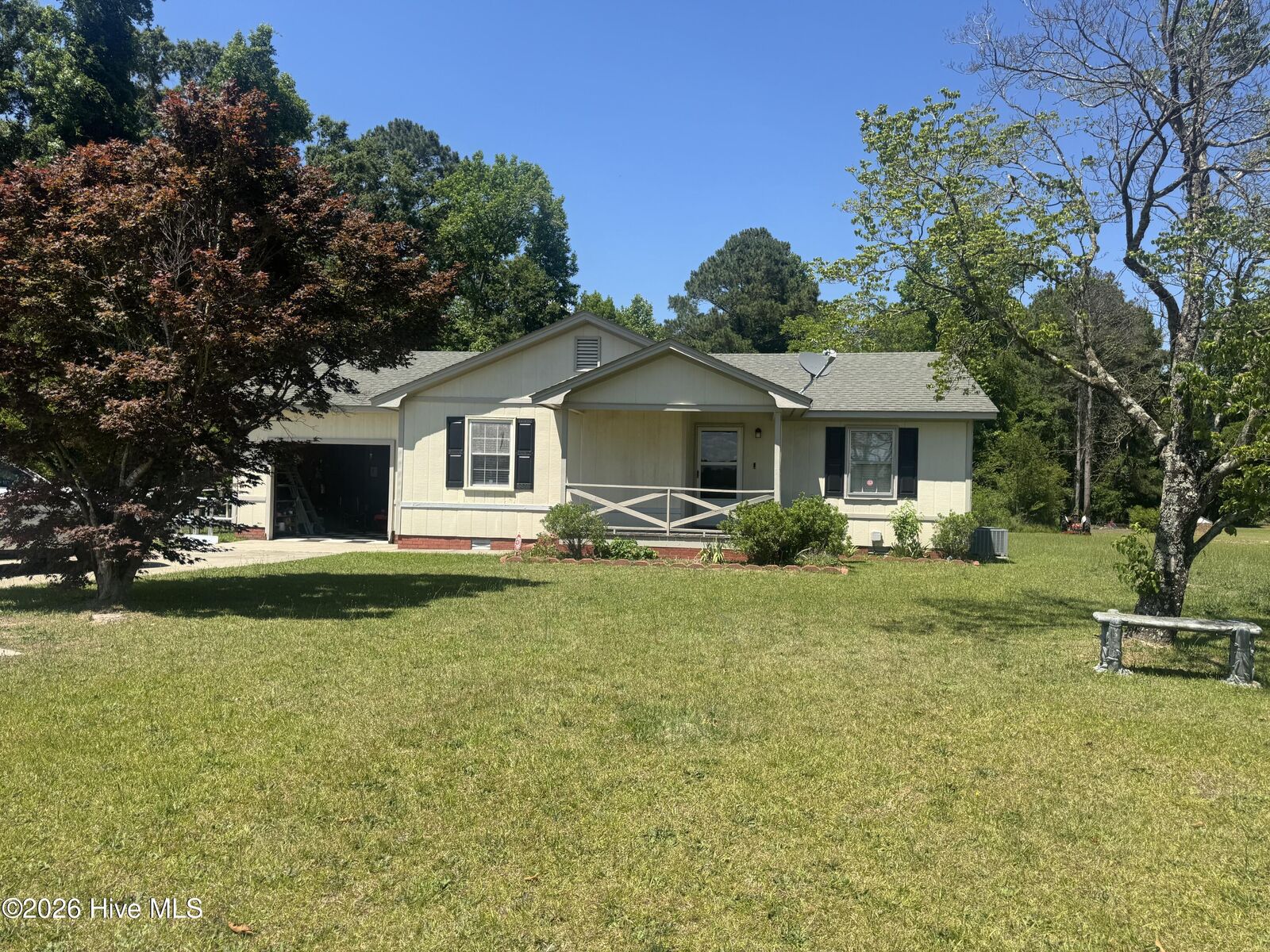 Property Photo: 1725 Harrells Highway NC 28441