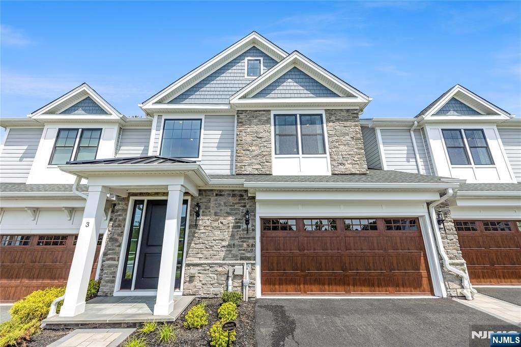 Property Photo:  3 Woodmont Circle  NJ 07675 