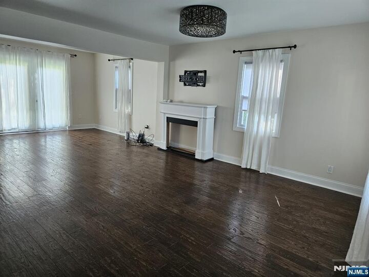 Property Photo:  131 Island Avenue  NJ 07424 