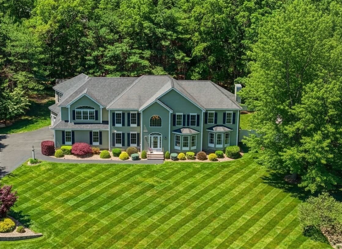 Property Photo: 7 Ballard Road NH 03076