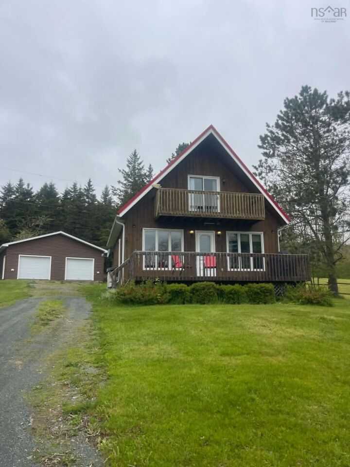 1067 West Side Lochaber Road — photo 1