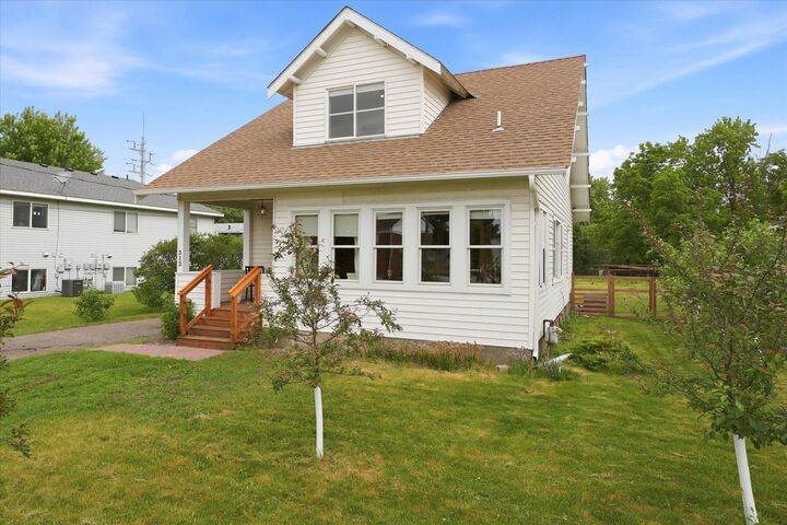 Property Photo:  313 W 4th Street  MN 55362 