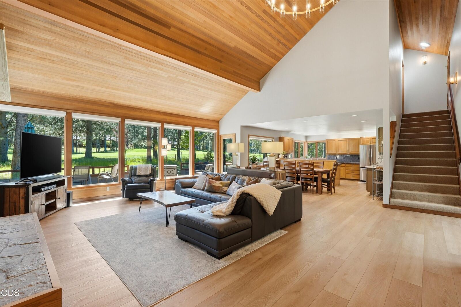 Property Photo: 13439 Galium OR 97759