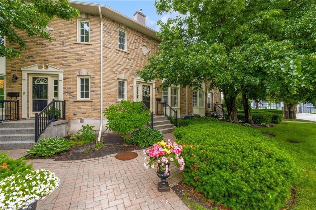 Property Photo:  2110 New Street 6  ON L7R 1H8 