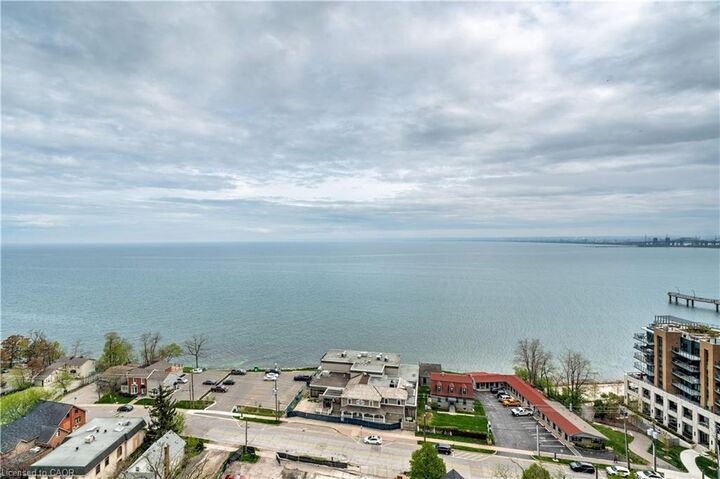 Property Photo:  370 Martha Street 1707  ON L7R 0G9 