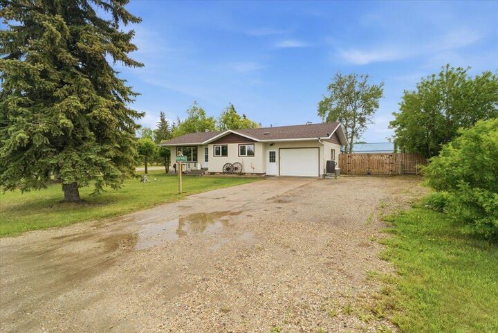 Property Photo: 10101 99 Avenue AB T0H 0G0