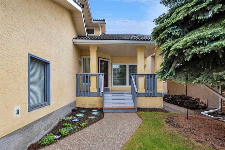 Property Photo:  231 Mt Victoria Place SE  AB T2Z 1P4 