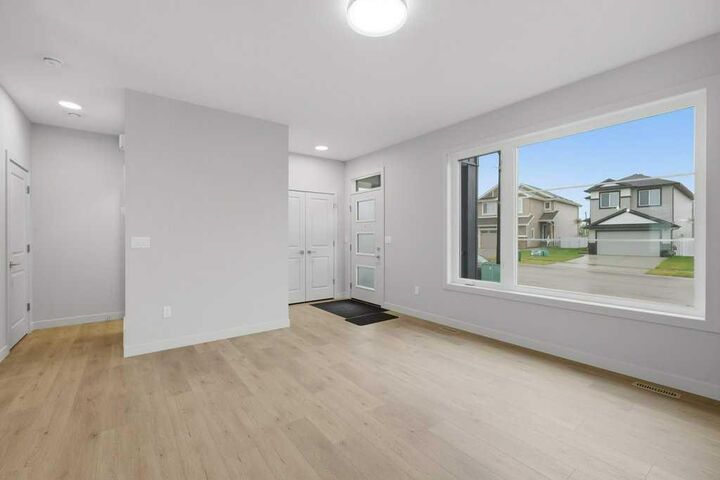 Property Photo:  20 Memorial Parkway  AB T4E 3B7 