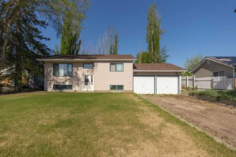 Property Photo:  19 3rd Street West  SK S0M 2T0 