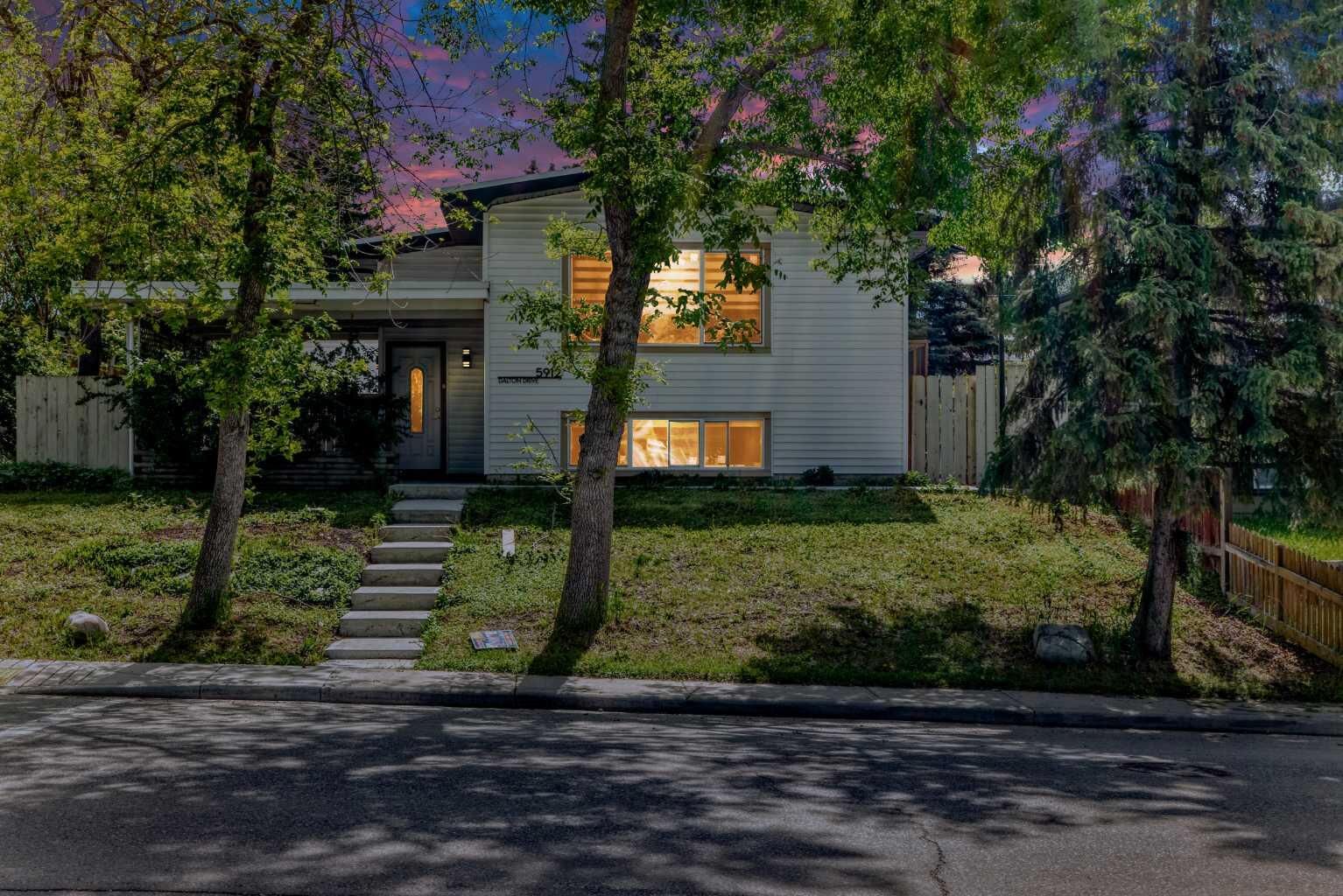Photo de la propriété: 5912 Dalton Drive NW AB T3A 1C6