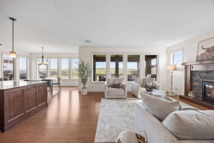 Property Photo:  339 Tuscany Estates Rise NW  AB T3L 0C6 