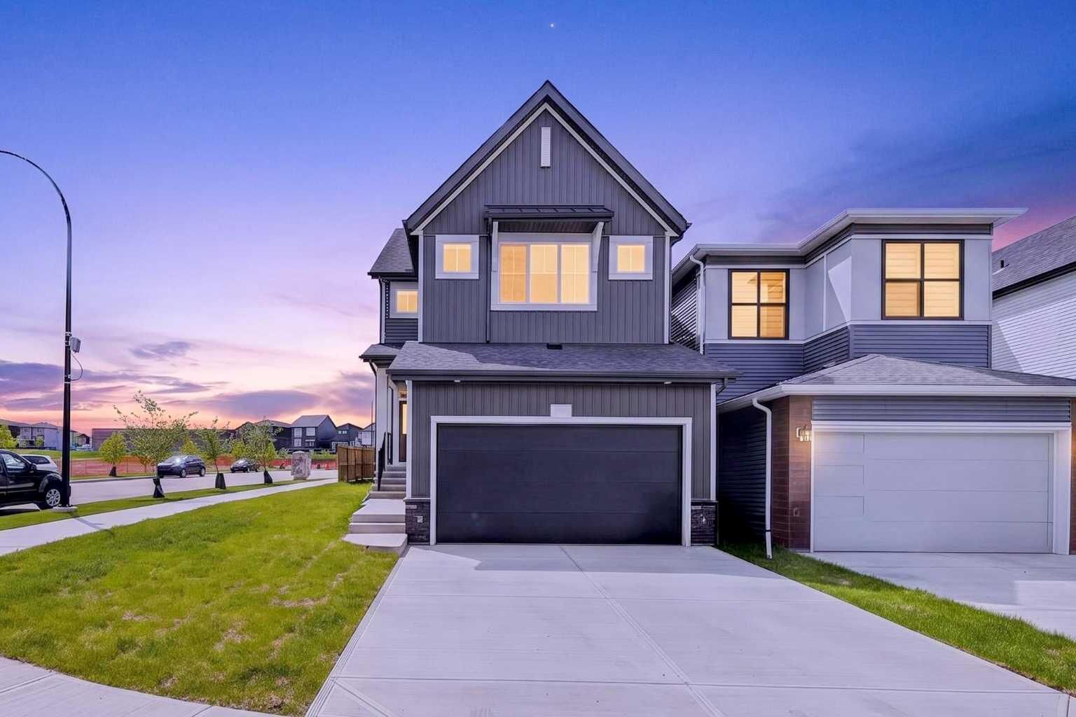 Property Photo:  264 Edith Place NW  AB T3R 2E1 
