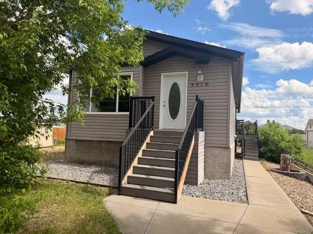 Property Photo:  5019 49 Street  AB T0B 1V0 