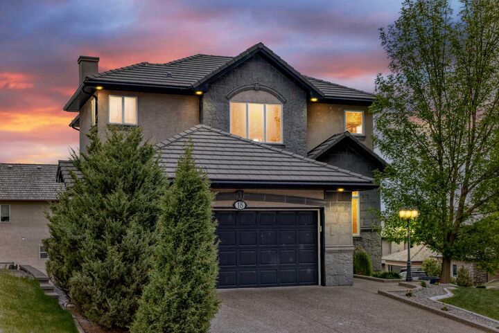 Property Photo:  18 Royal Ridge Link NW  AB T3G 5Z3 
