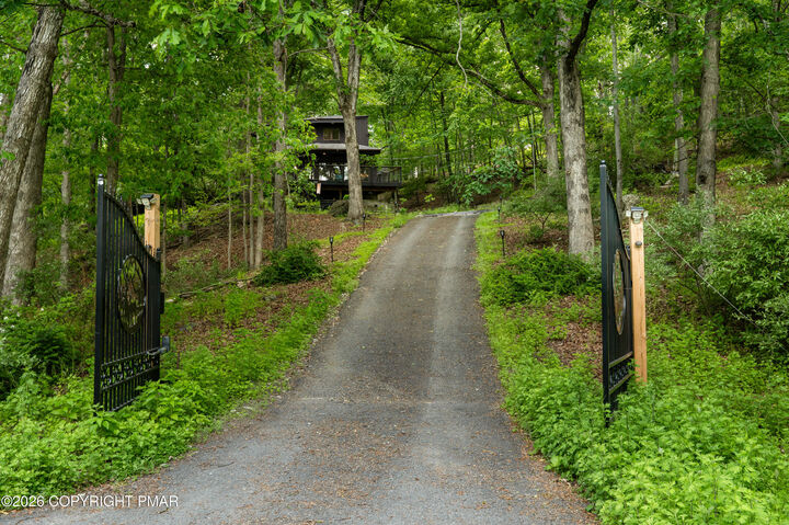 Property Photo: 180 Calvary Court PA 18302