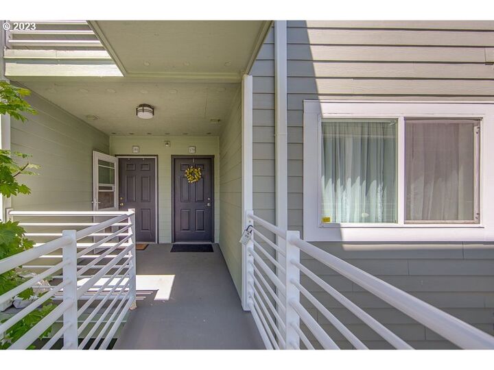 Property Photo:  179 N Hayden Bay Dr  OR 97217 