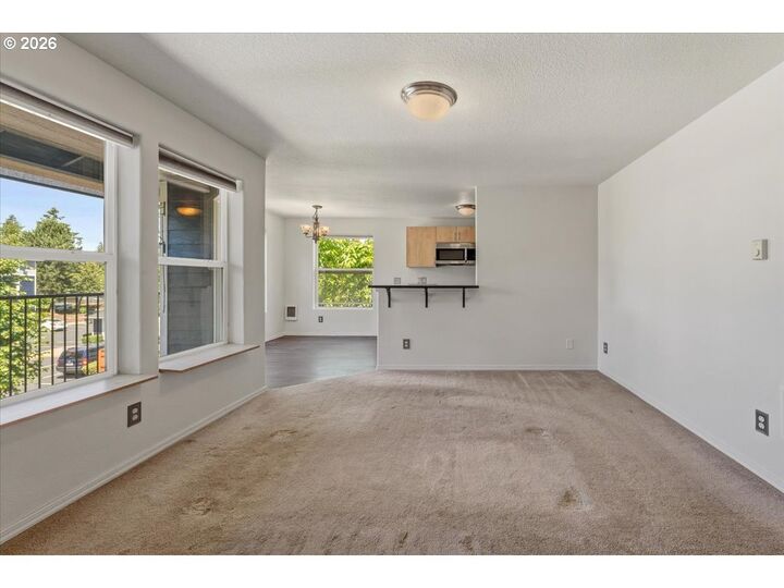 Property Photo: 661 NE 162nd Ave 301 OR 97230